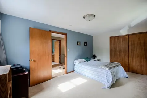 3 Sunnyslope Road Morris MN 56267