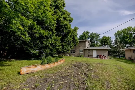 3 Sunnyslope Road Morris MN 56267