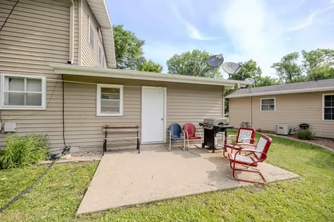 3 Sunnyslope Road Morris MN 56267