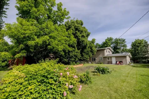 3 Sunnyslope Road Morris MN 56267