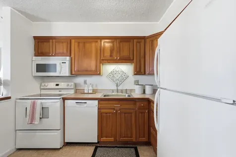 78 10th Street E Saint Paul MN 55101