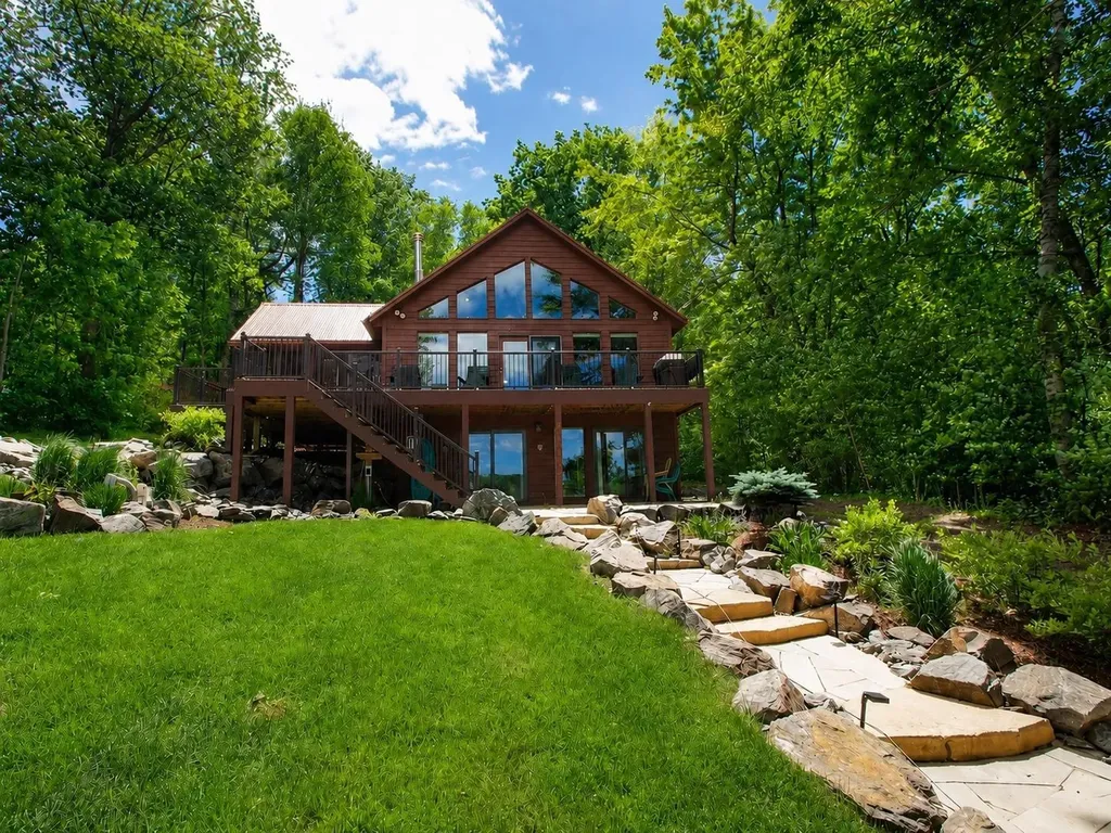 14066W Snowshoe Lane Stone Lake WI 54876