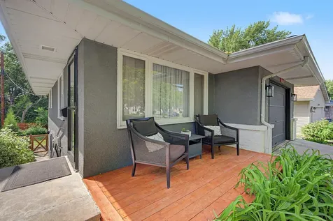 2725 Parkview Boulevard Robbinsdale MN 55422