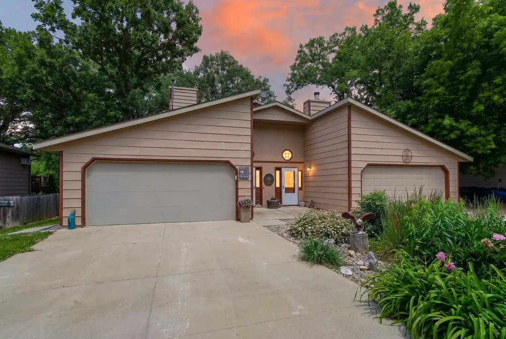 40148 Ryans Bay Road Zumbro Falls MN 55991