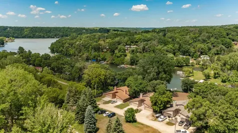 40148 Ryans Bay Road Zumbro Falls MN 55991