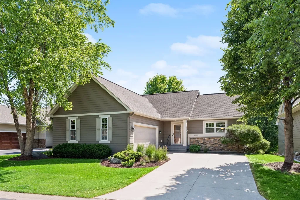 11763 Erskin Circle Blaine MN 55449