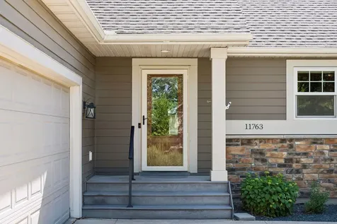 11763 Erskin Circle Blaine MN 55449