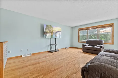 20075 Uplander Street NW Oak Grove MN 55011