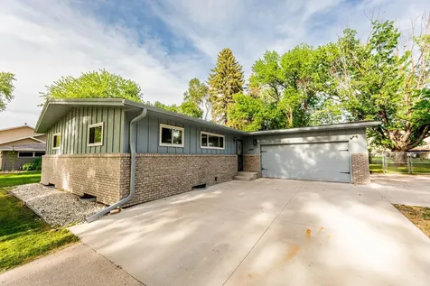 2853 2nd Street N Fargo ND 58102