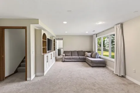 515 10th Avenue NE Lonsdale MN 55046