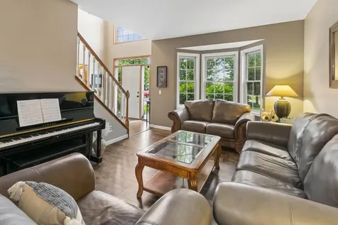 3588 Commonwealth Bay Woodbury MN 55125