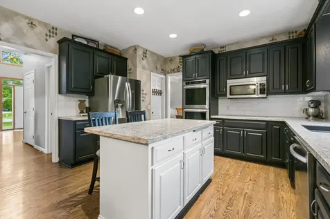 3588 Commonwealth Bay Woodbury MN 55125