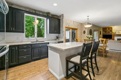 3588 Commonwealth Bay Woodbury MN 55125