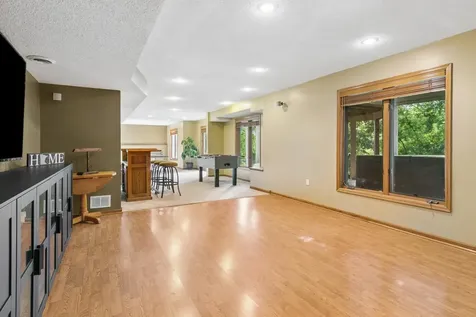 3588 Commonwealth Bay Woodbury MN 55125