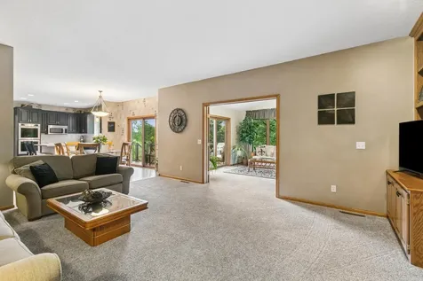 3588 Commonwealth Bay Woodbury MN 55125