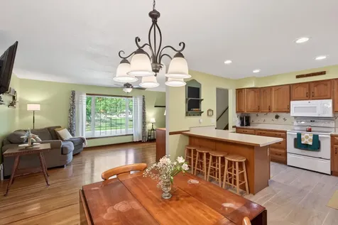 1094 Lowell Drive Apple Valley MN 55124