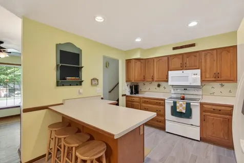 1094 Lowell Drive Apple Valley MN 55124