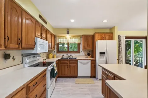 1094 Lowell Drive Apple Valley MN 55124