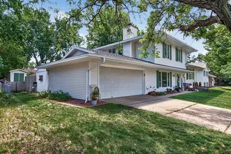 1094 Lowell Drive Apple Valley MN 55124
