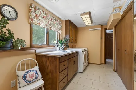 1094 Lowell Drive Apple Valley MN 55124