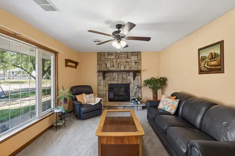 1094 Lowell Drive Apple Valley MN 55124