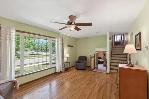 1094 Lowell Drive Apple Valley MN 55124