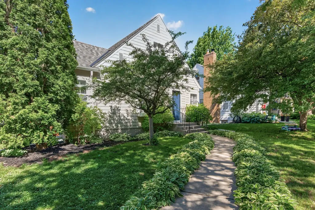 5844 11th Avenue S Minneapolis MN 55417