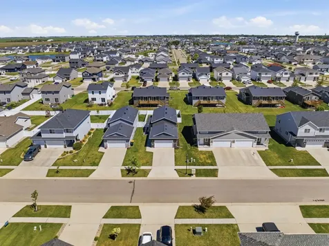 1034 29th Avenue W West Fargo ND 58078