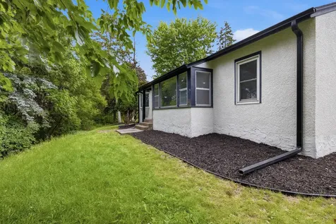 445 Lark Avenue E Maplewood MN 55117