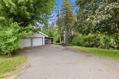 445 Lark Avenue E Maplewood MN 55117