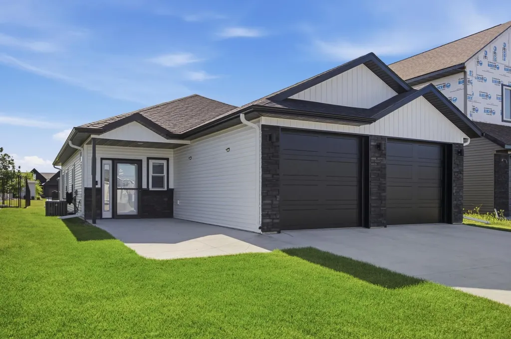 7816 Wild Rose Way Horace ND 58047