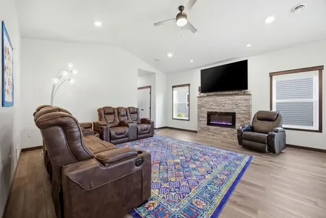 7816 Wild Rose Way Horace ND 58047