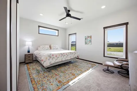 7816 Wild Rose Way Horace ND 58047