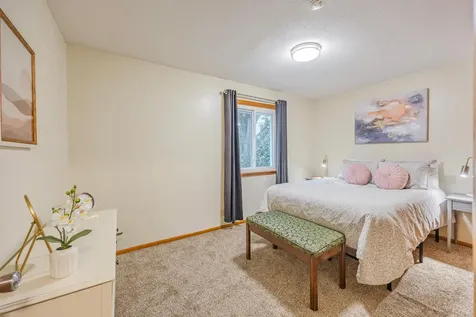 838 Jonathan Drive Apple Valley MN 55124