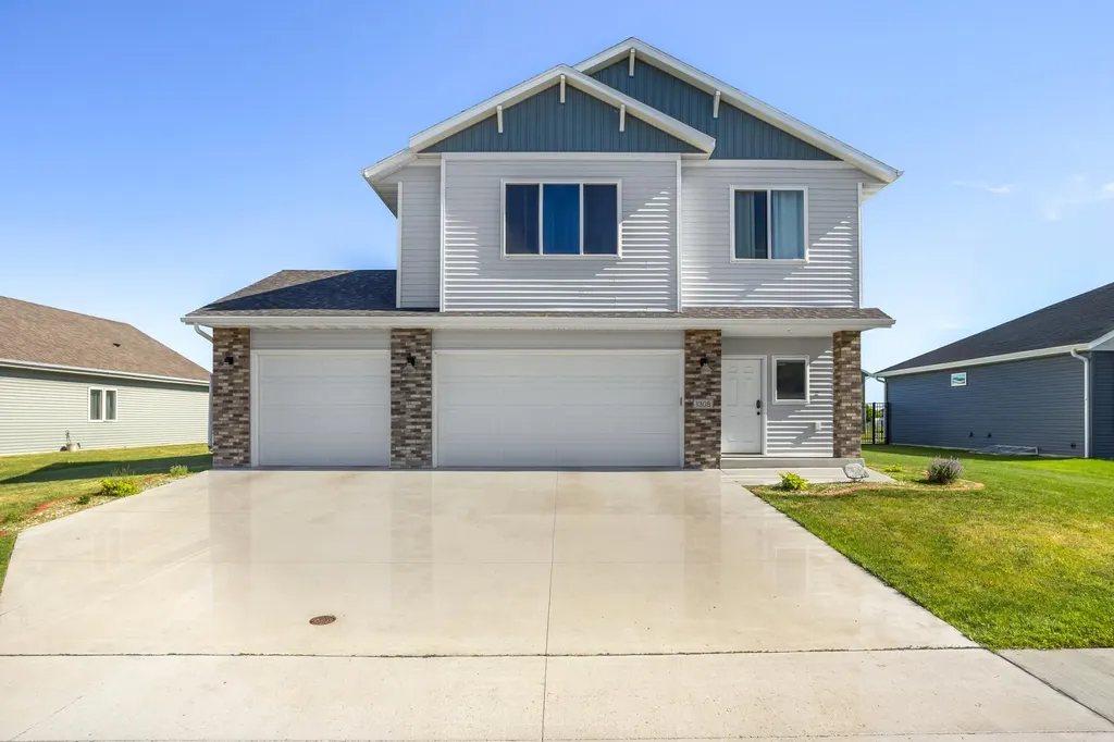 1308 Commander Drive W West Fargo ND 58078