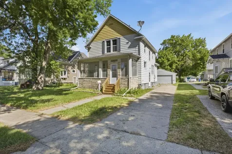 1111 8th Avenue N Fargo ND 58102