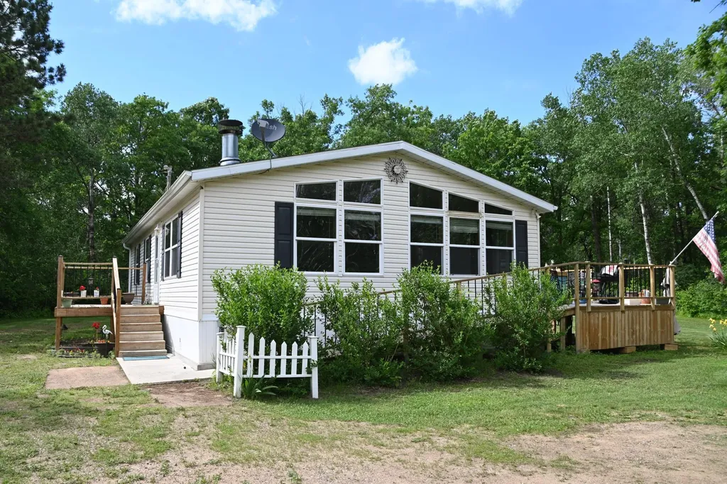 481 E River Road Motley MN 56466