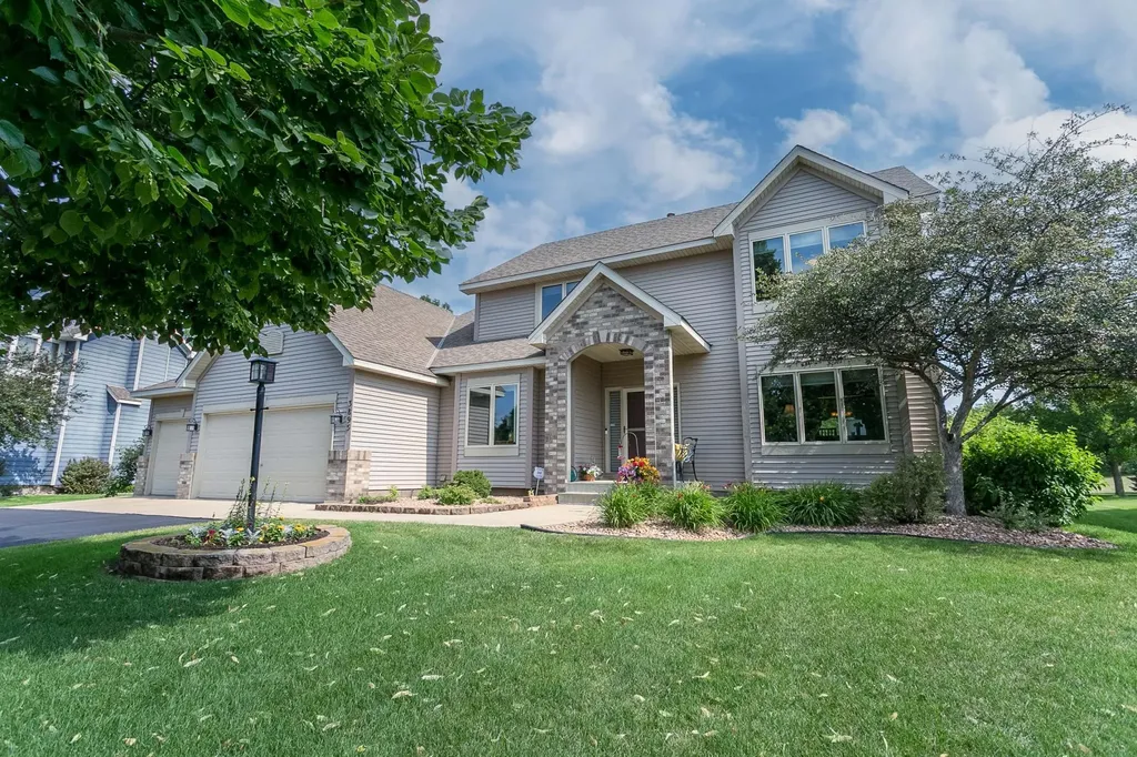 3895 Arlington Drive Woodbury MN 55129