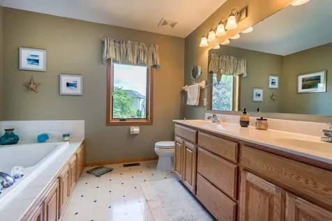 3895 Arlington Drive Woodbury MN 55129