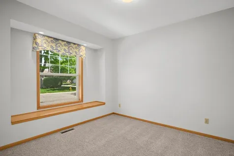 17837 38th Avenue N Plymouth MN 55446