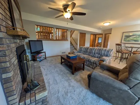 8427 Cooper Way Inver Grove Heights MN 55076
