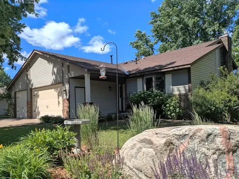 8427 Cooper Way Inver Grove Heights MN 55076
