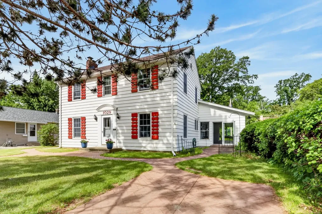 1029 NW 1st Avenue Grand Rapids MN 55744