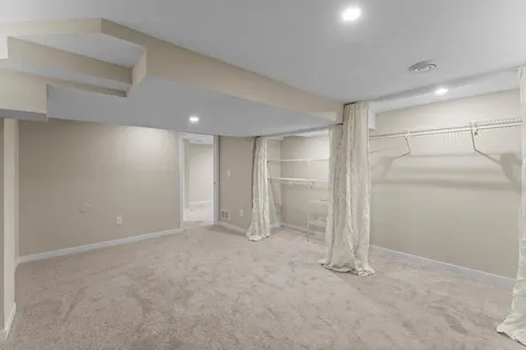 4705 Valley View Road Edina MN 55424