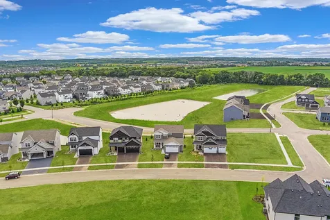 5200 Long Pointe Bay Woodbury MN 55129
