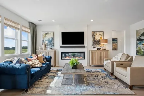 5200 Long Pointe Bay Woodbury MN 55129