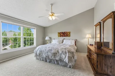 7805 Elm Grove Avenue New Hope MN 55428