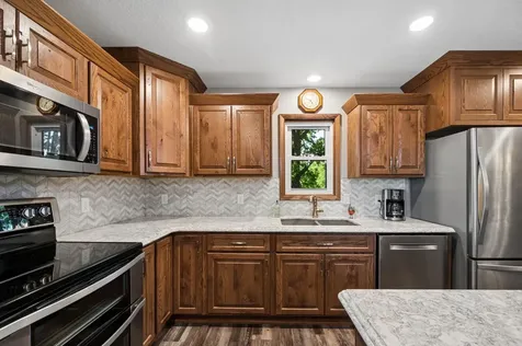6897 95th Avenue SE Clear Lake MN 55319