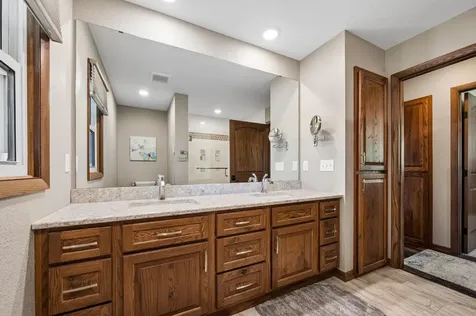 6897 95th Avenue SE Clear Lake MN 55319