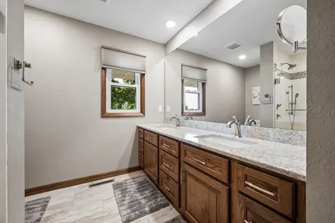 6897 95th Avenue SE Clear Lake MN 55319